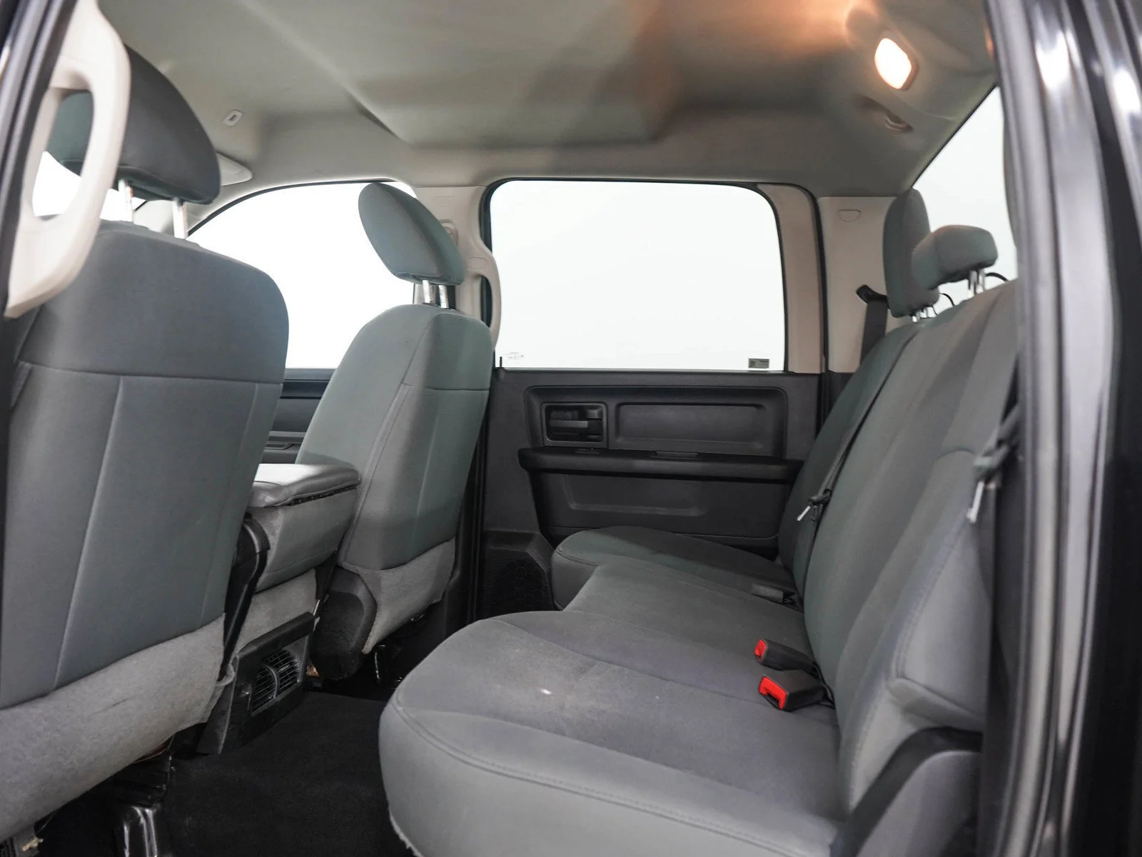 Used 2018 Brilliant Black Crystal Pearlcoat Ram Express image 16