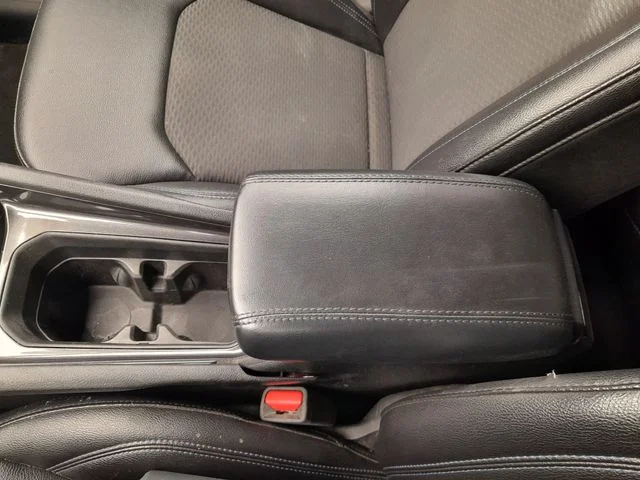 Used 2024 Silver Jeep Latitude image 25