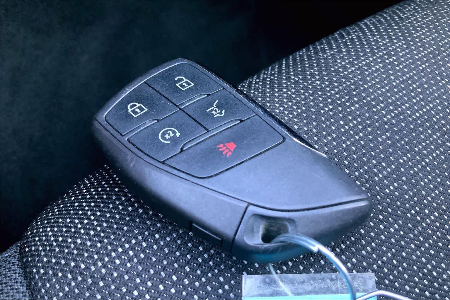 Used 2025 Mosaic Black Metallic Chevrolet FWD LT image 15