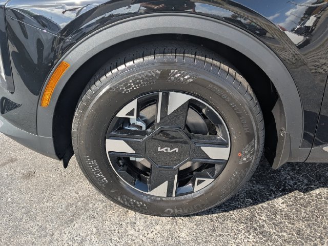 New 2027 Ebony Black Kia LX image 11