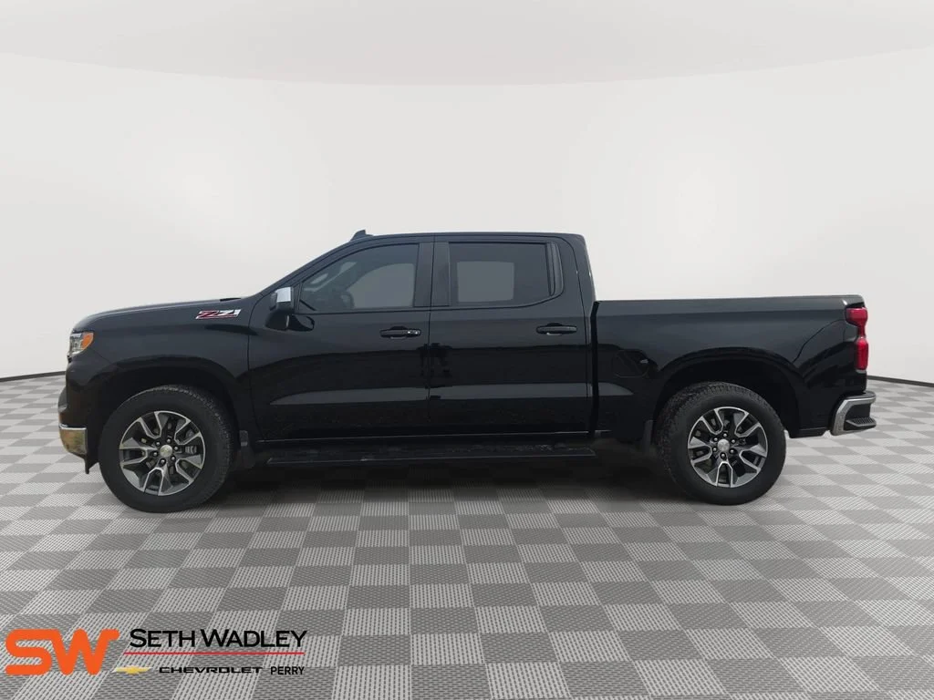 Used 2024 Black Chevrolet LT image 4