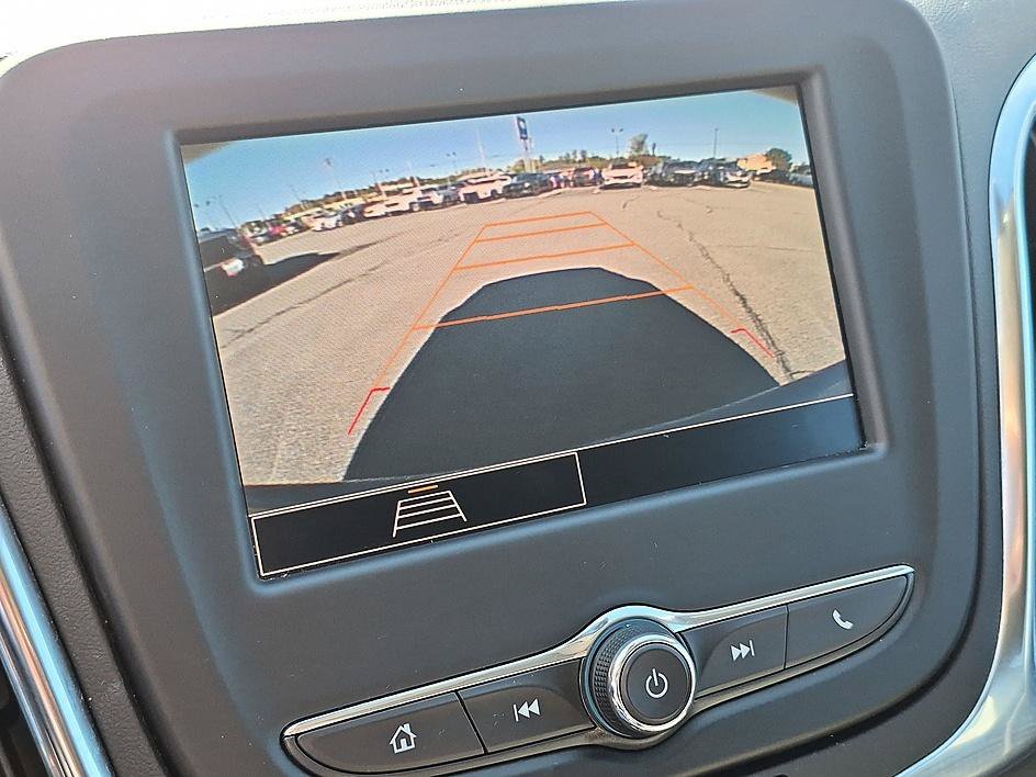 Used 2024 Lakeshore Blue Metallic Chevrolet LT image 22