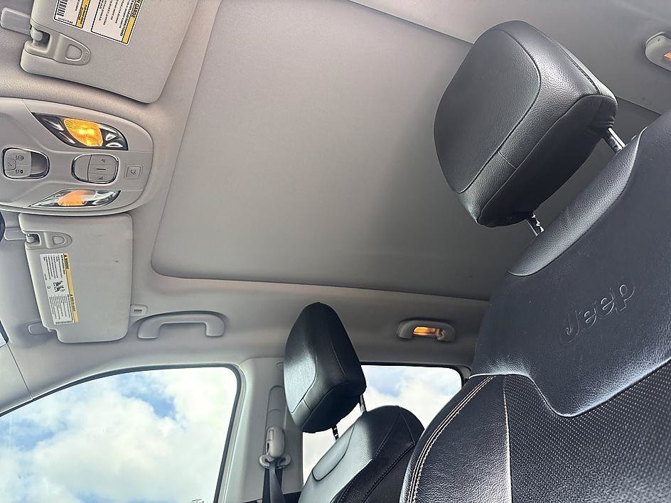 Used 2018 White Clearcoat Jeep Limited image 25