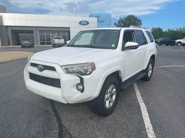 Used 2014 White Toyota SR5 image 12