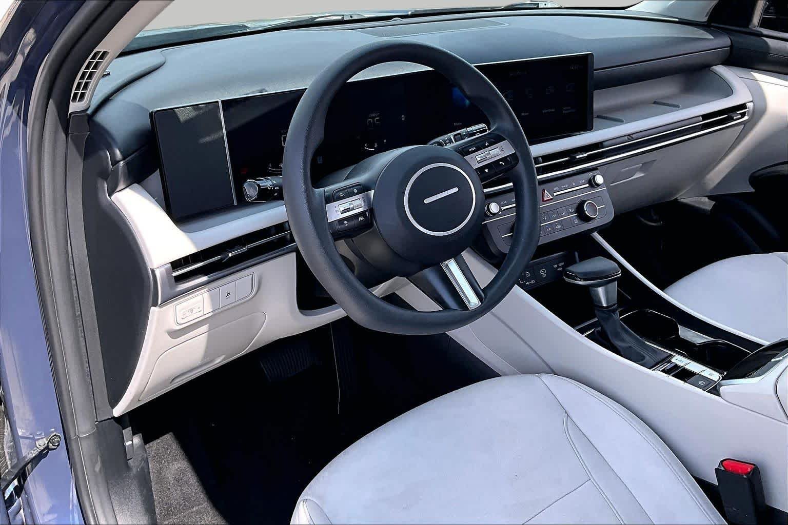 Used 2025 Atlantis Blue Hyundai SE image 16