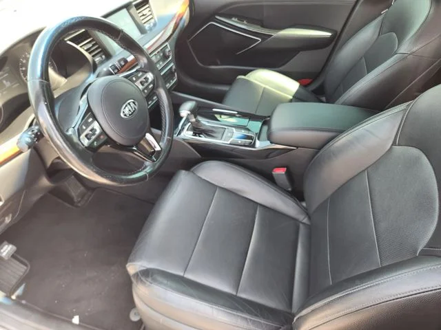 Used 2018 Snow White Pearl Kia Premium image 13
