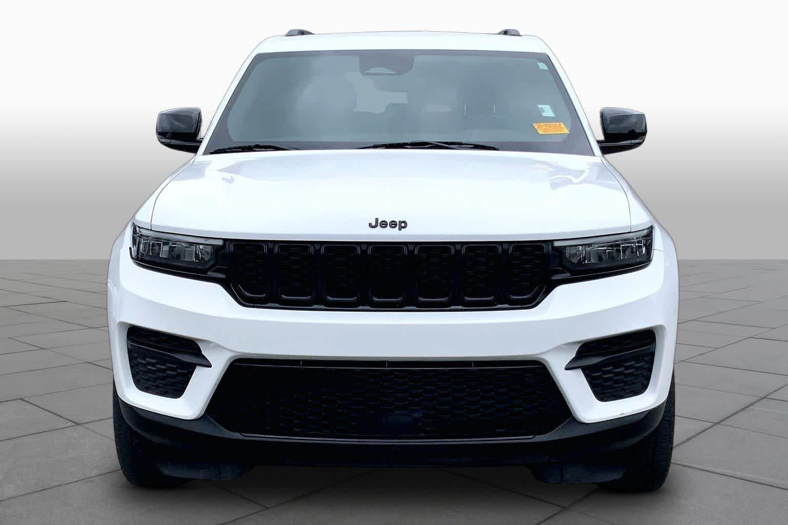Used 2022 Bright White Clearcoat Jeep Altitude image 6