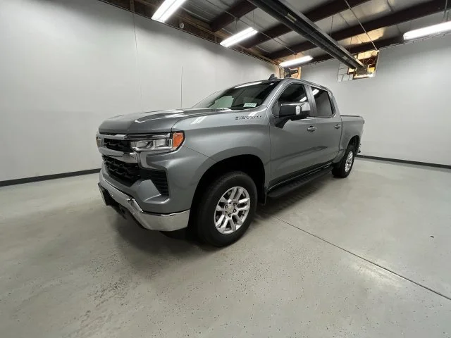 2025 Chevrolet Silverado 1500 LT - Photo 4