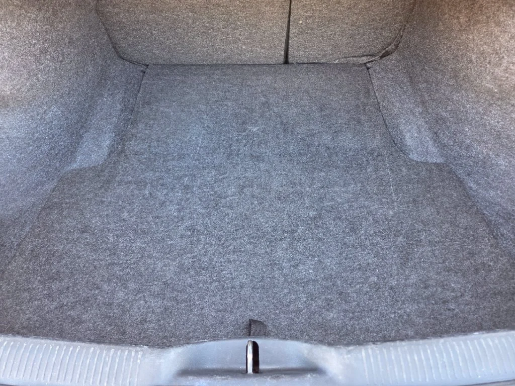 Used 2022 White Dodge SXT image 17