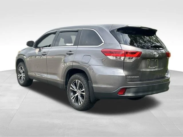 Used 2019 Gray Toyota LE image 3