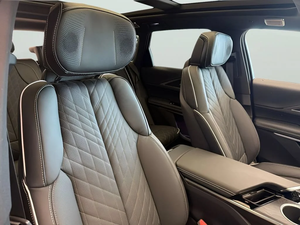 2027 Cadillac LYRIQ Signature Luxury - Photo 35