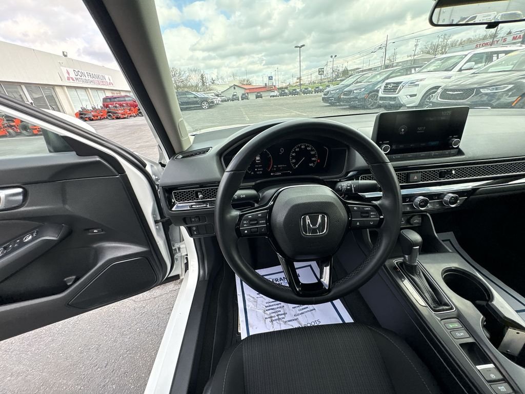 Used 2024 White Honda EX image 11