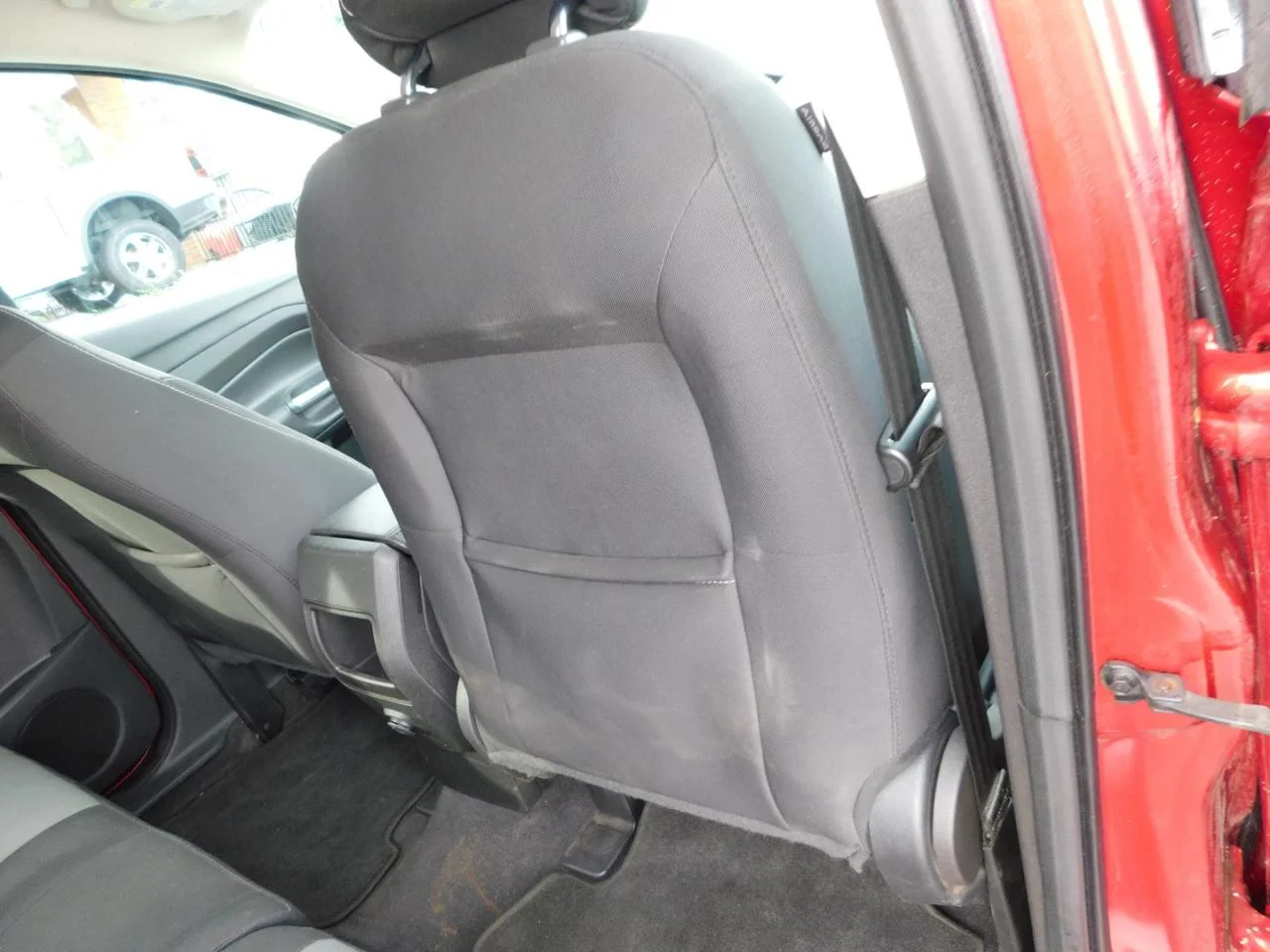 Used 2014 Red Ford FWD 4dr SE image 13