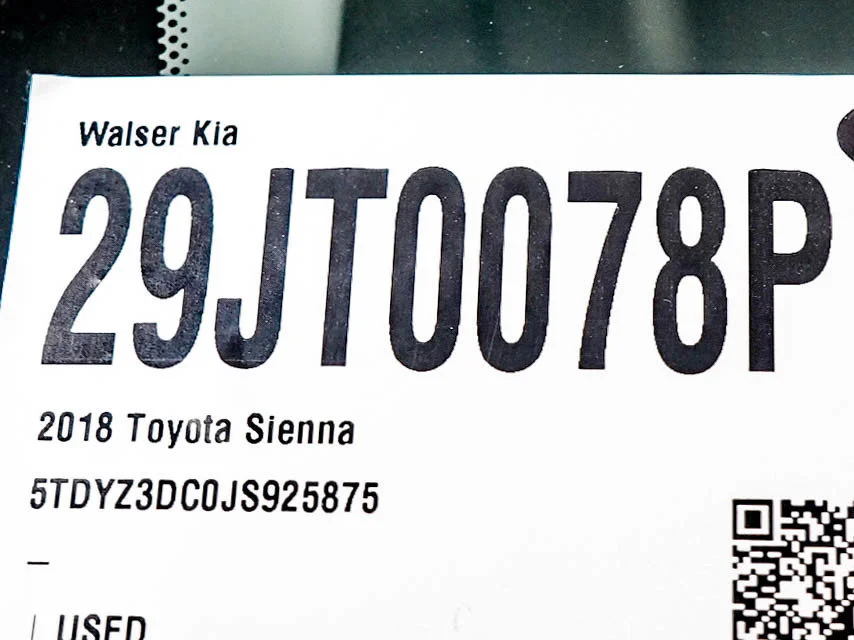 Used 2018 Silver Sky Metallic Toyota XLE Premium FWD 8-Passenger image 31