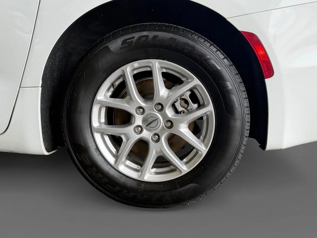 Used 2024 White Chrysler Touring L image 16