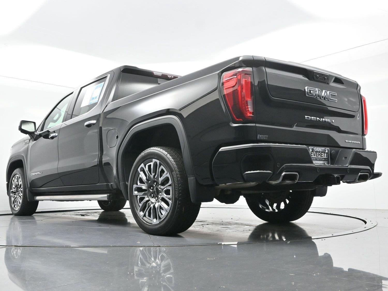 Used 2025 Onyx Black GMC Denali Ultimate image 52