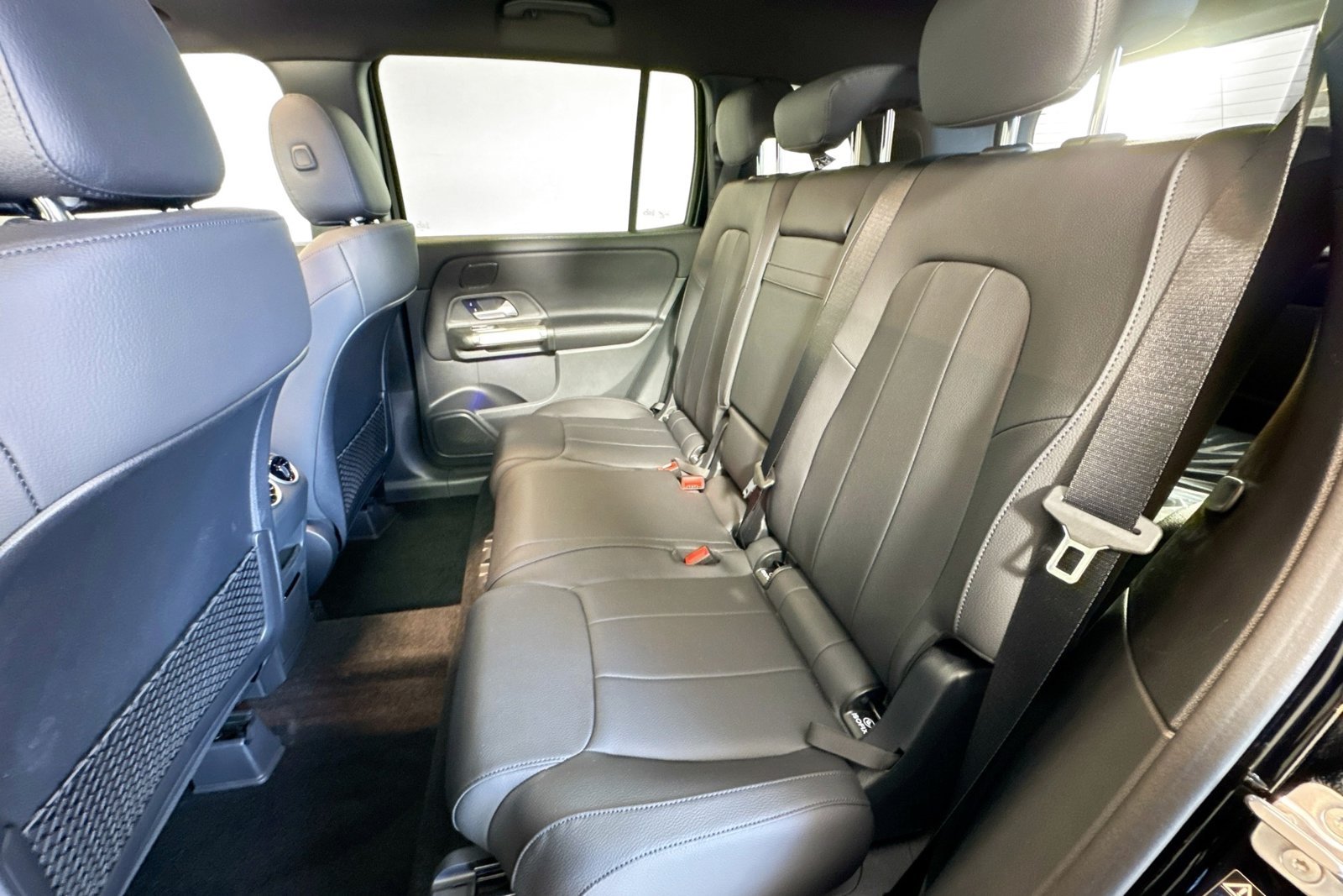 New 2026 Night Black Mercedes-Benz GLB 250 image 22