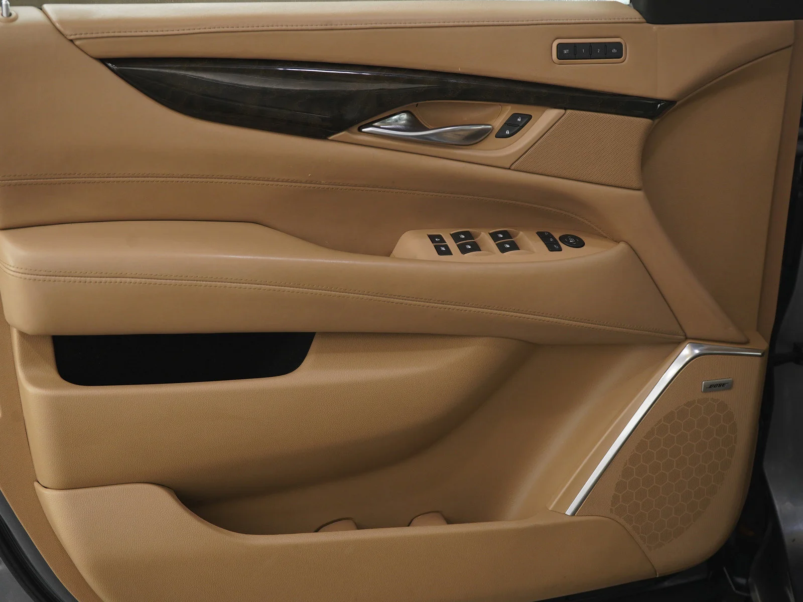 Used 2019 Satin Steel Metallic Cadillac Platinum Edition image 24