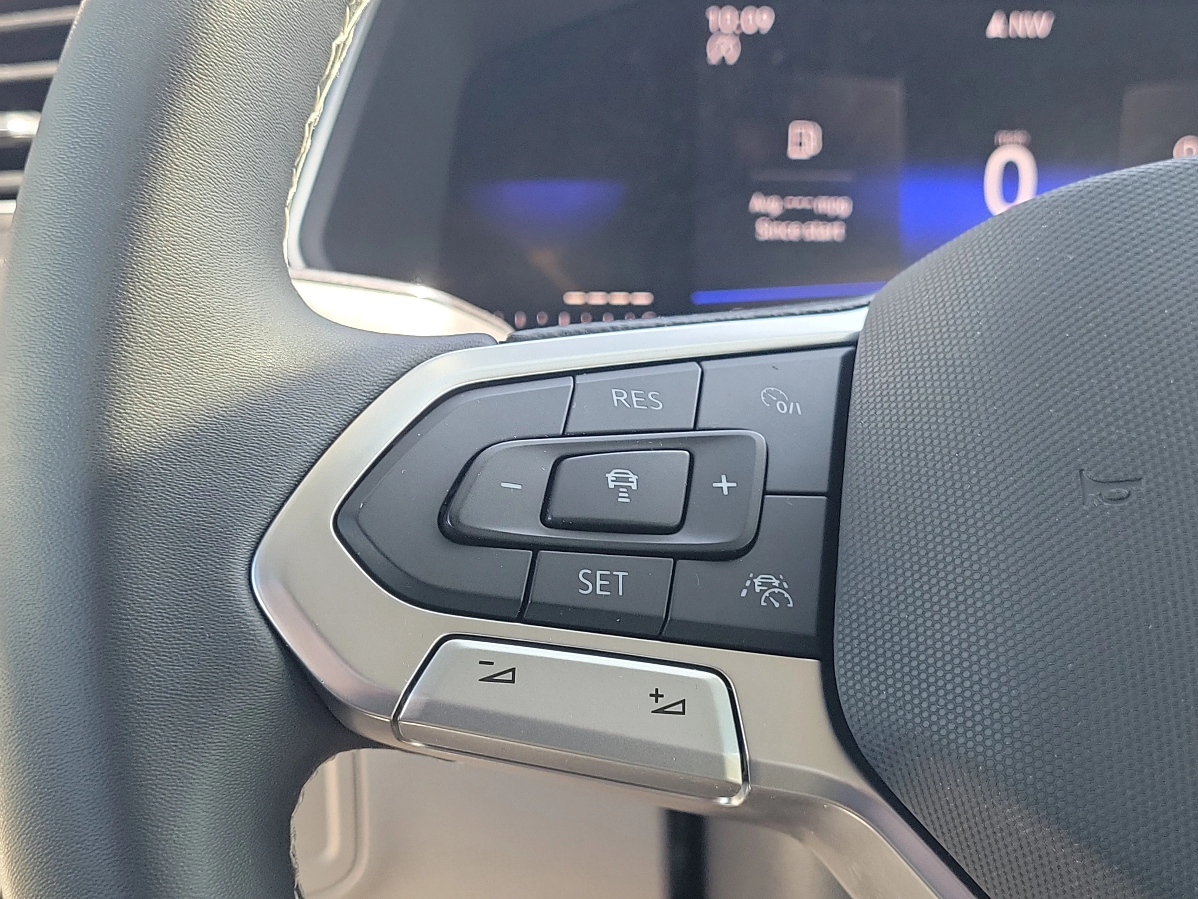 Certified Used 2023 Blue Volkswagen 2.0T SE image 19