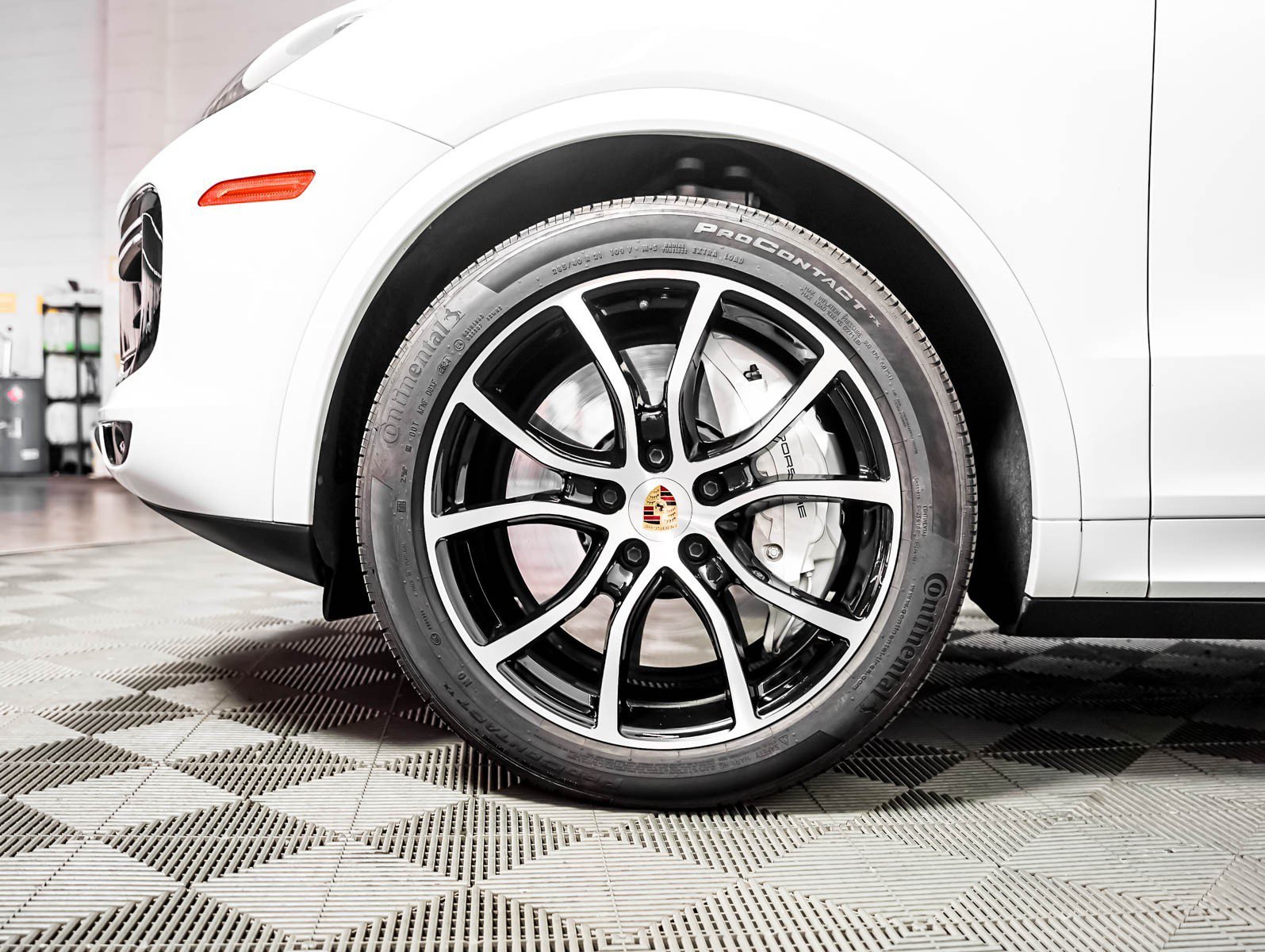 Certified Used 2023 CARRARA WHITE Porsche Turbo image 14