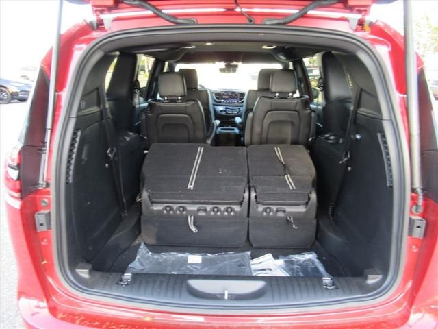2026 Chrysler Pacifica Select - Photo 30