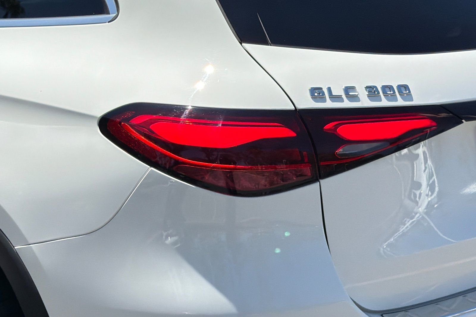Certified Used 2025 White Mercedes-Benz GLC 300 image 14