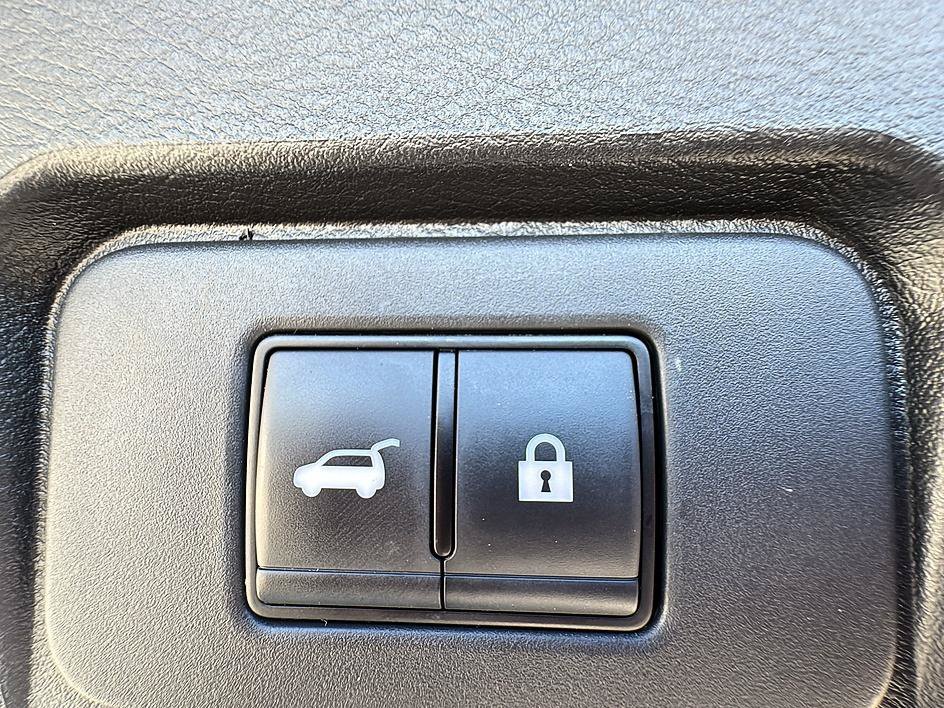Used 2025 Super Black Nissan SV image 39