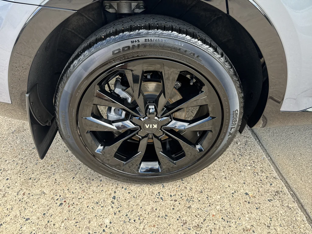 Used 2021 Everlasting Silver Kia SX Prestige image 9