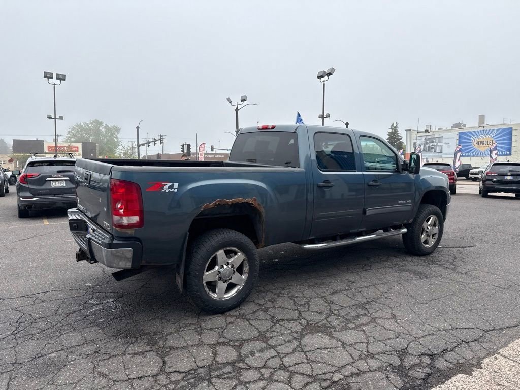 Used 2013 Stealth Gray Metallic GMC SLE image 8
