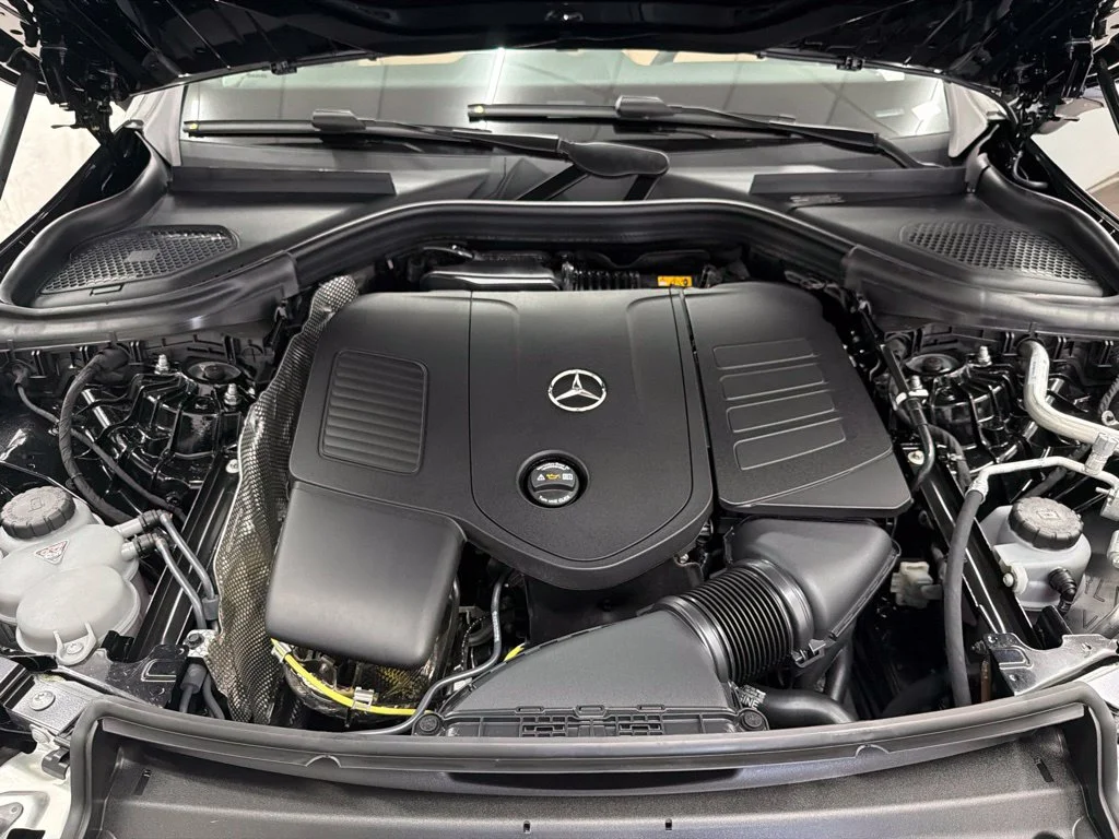 New 2027 Black Mercedes-Benz GLC 300 image 32