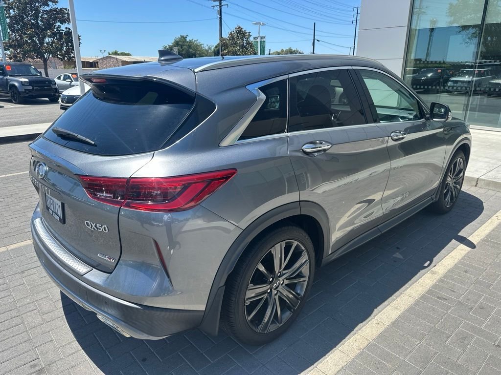 Used 2020 Gray INFINITI ESSENTIAL image 4