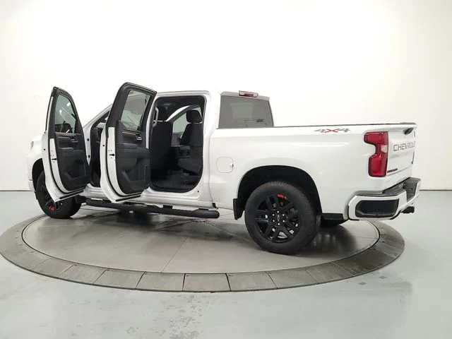 Used 2025 White Chevrolet RST image 13