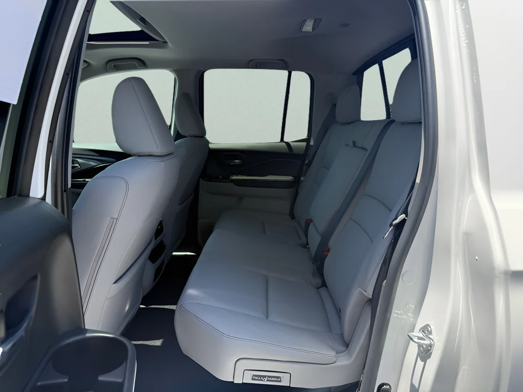 New 2026 Platinum White Pearl Honda RTL image 13