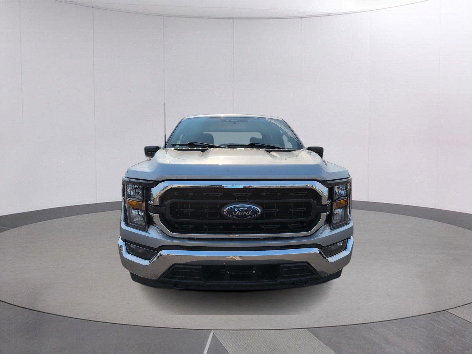 Used 2023 Iconic Silver Ford XLT image 8
