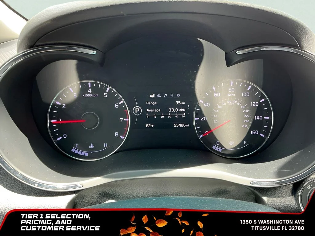 Used 2017 White Kia S image 31