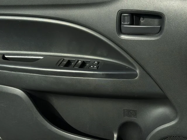 Used 2024  Mitsubishi ES image 30