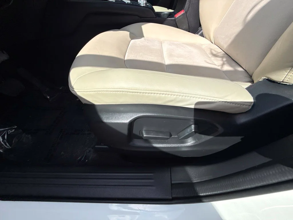 Used 2021 White Mazda Touring image 18