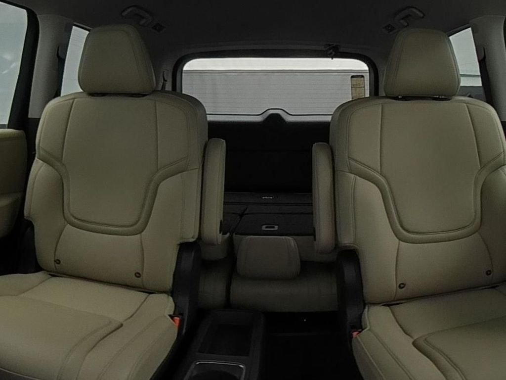 New 2026 White INFINITI PURE image 22