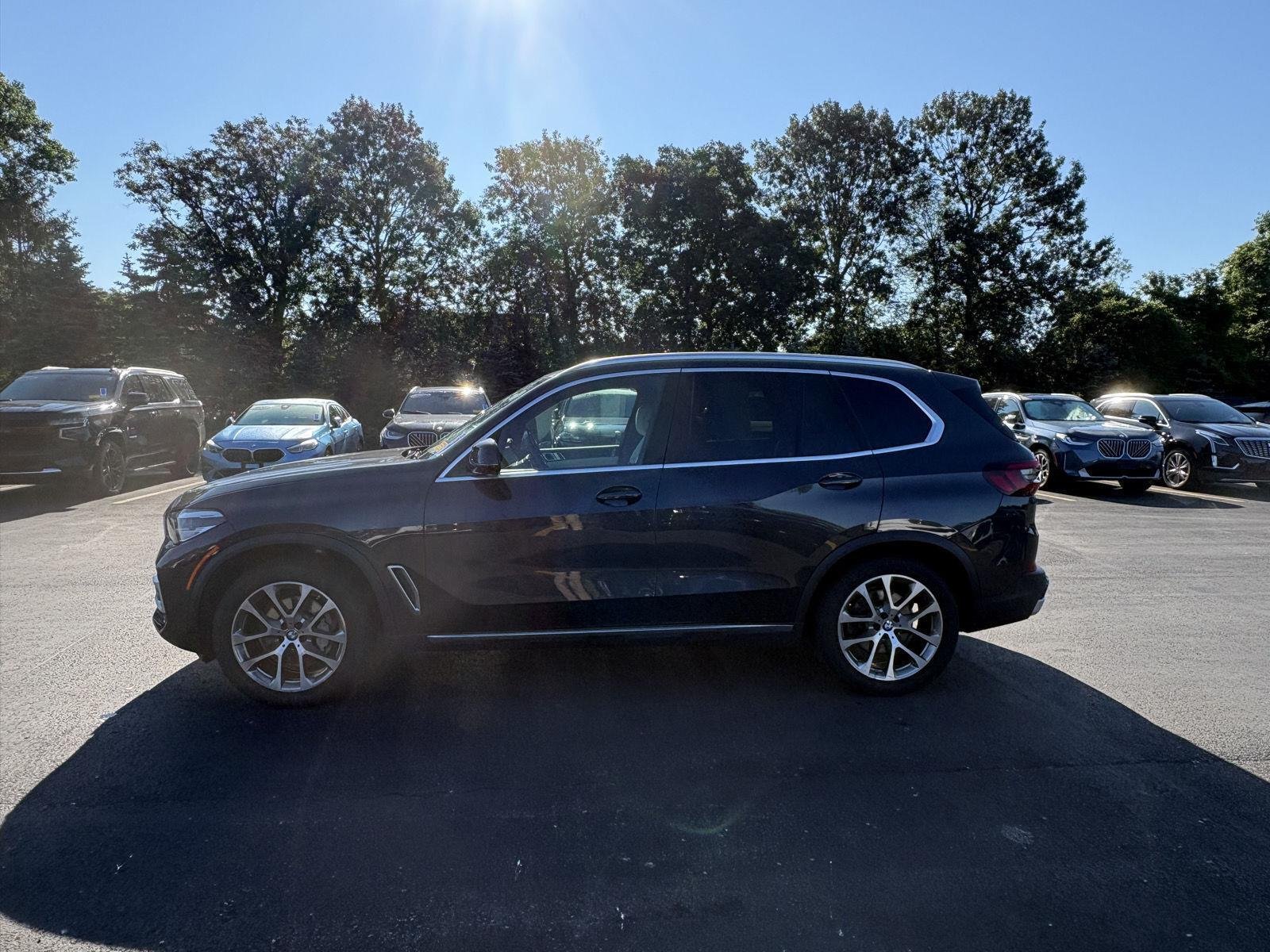 Certified Used 2023 Dark Graphite Metallic BMW xDrive40i image 5