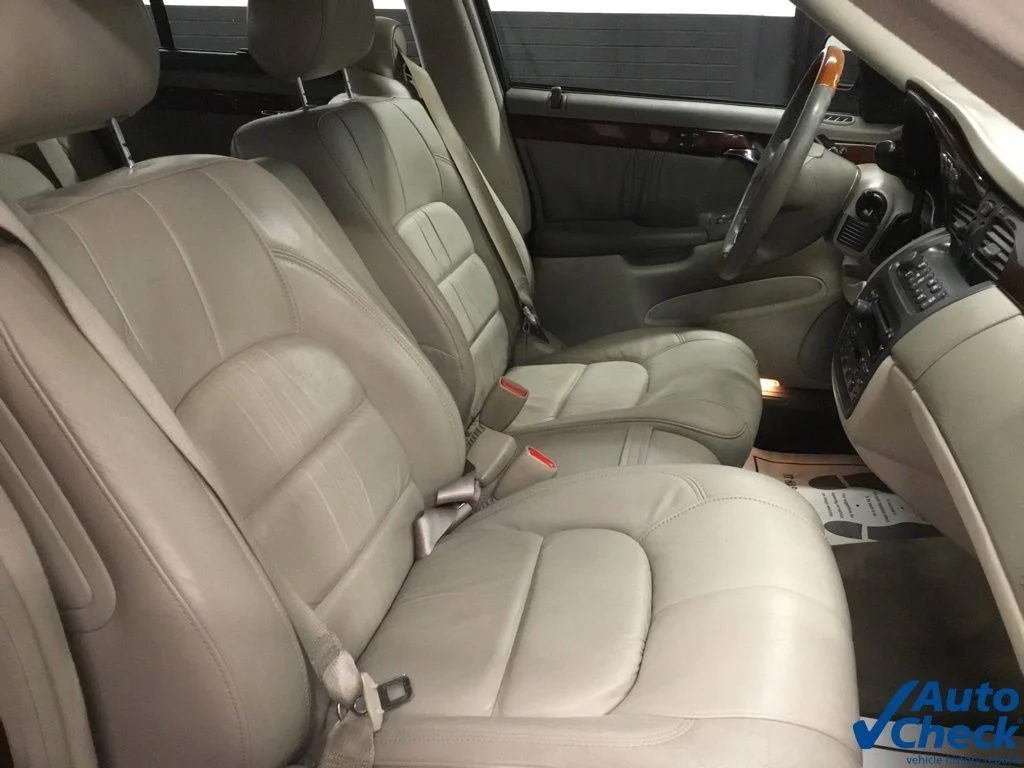 Used 2000 Red Cadillac DHS image 35