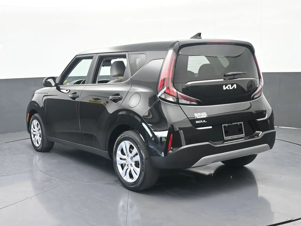 Used 2023 Fusion Black Kia LX image 3