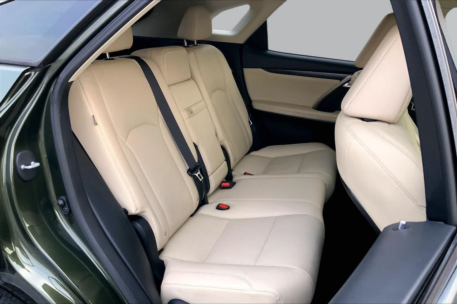 Used 2022 Nori Green Pearl Lexus  image 27