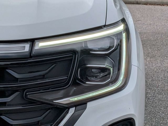 New 2026 White Volkswagen 2.0T SE w/Technology image 9