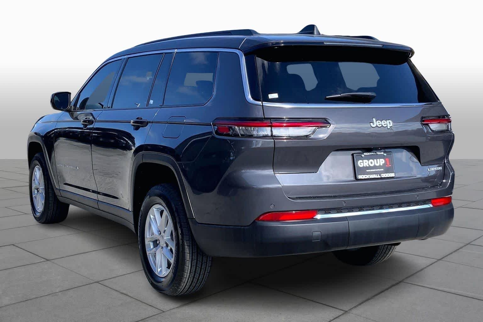 New 2026 Baltic Gray Metallic Clear-Coat Exterior Paint Jeep Laredo X image 9
