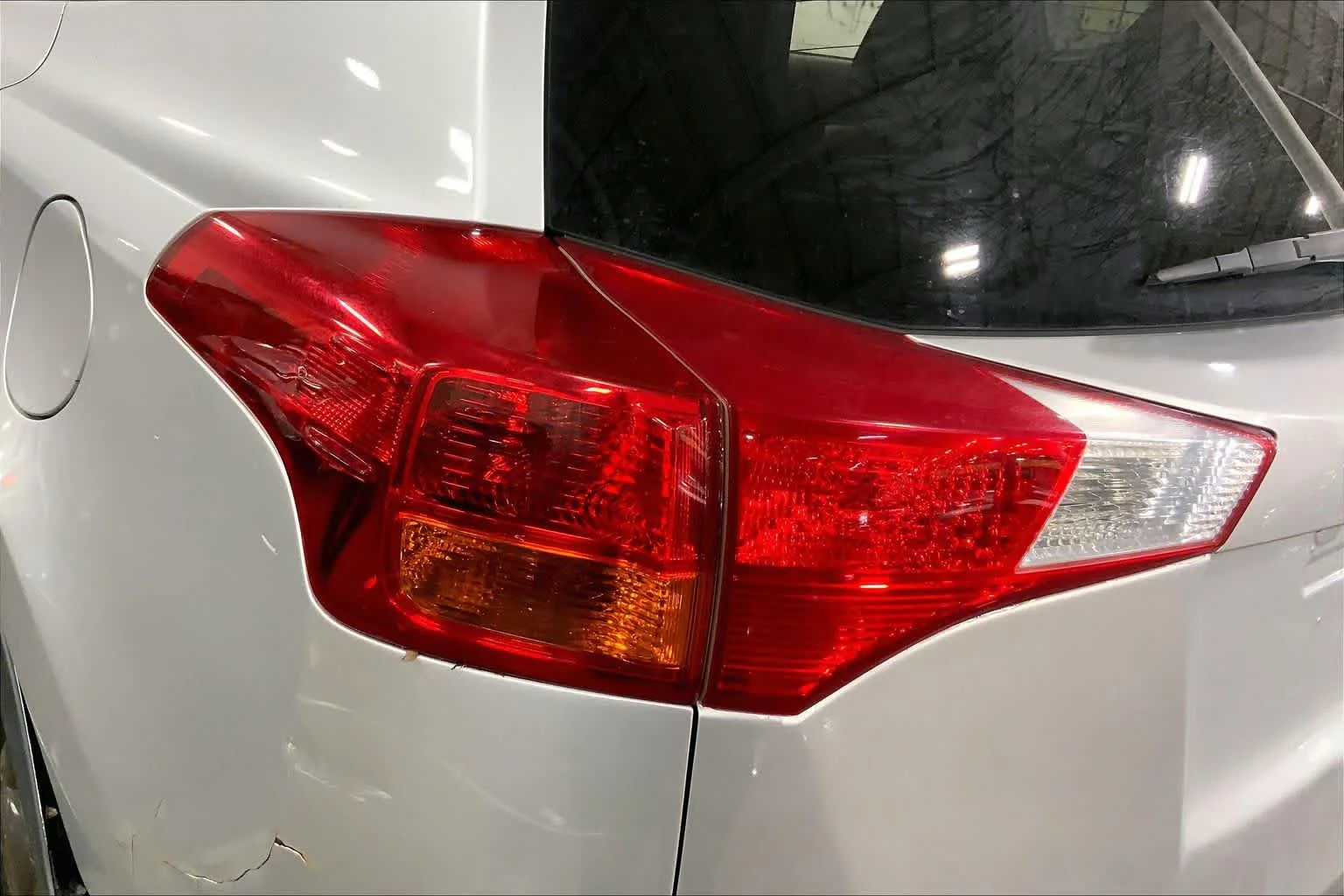 Used 2013 Classic Silver Metallic Toyota LE image 29