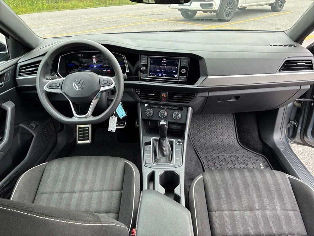 Used 2023 Gray Volkswagen 1.5T Sport image 43