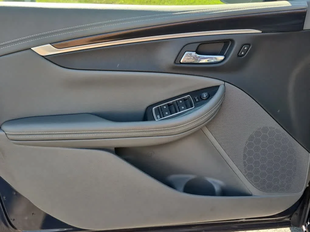 Used 2019 Blue Velvet Metallic Chevrolet LS image 9