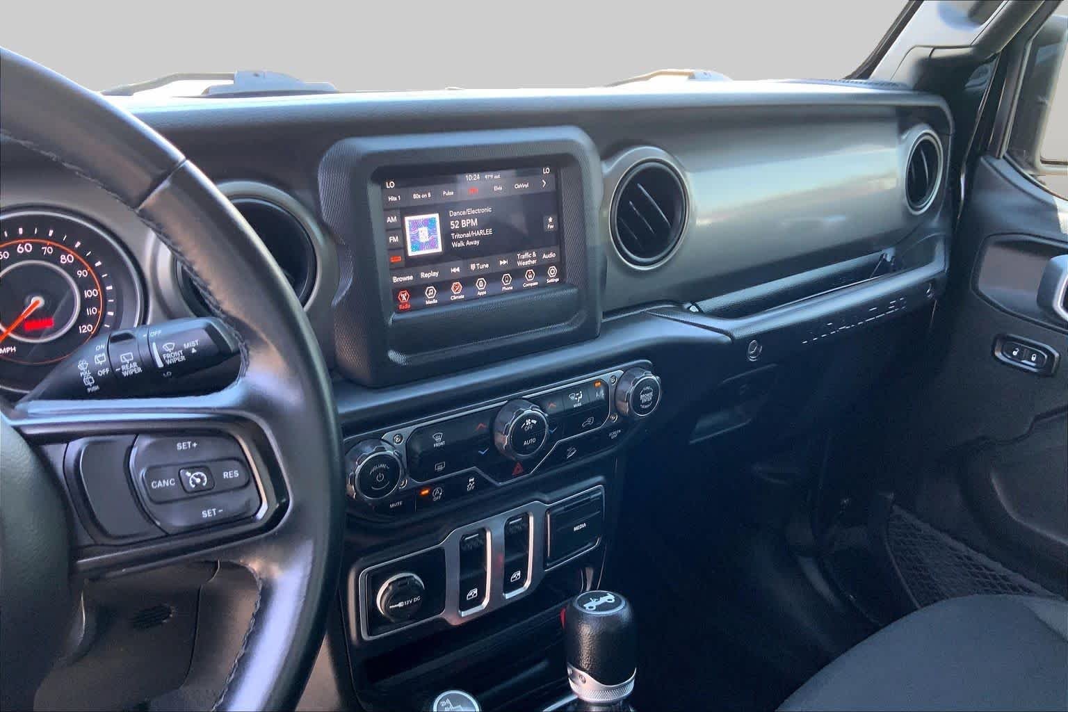 Used 2018 Black Clearcoat Jeep Sport S image 6