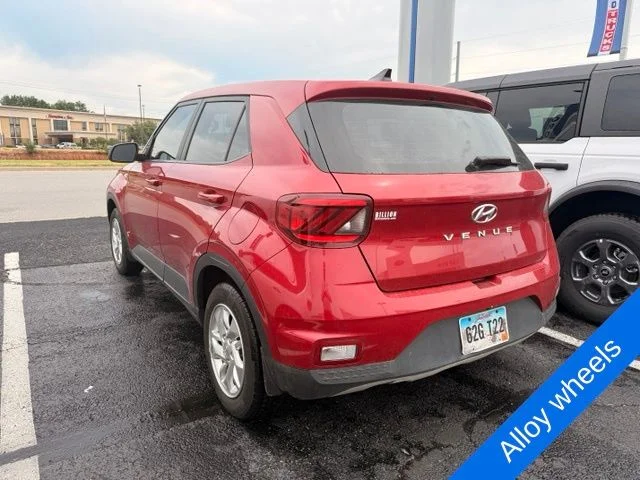 Used 2021 Scarlet Red Pearl Hyundai SE image 9