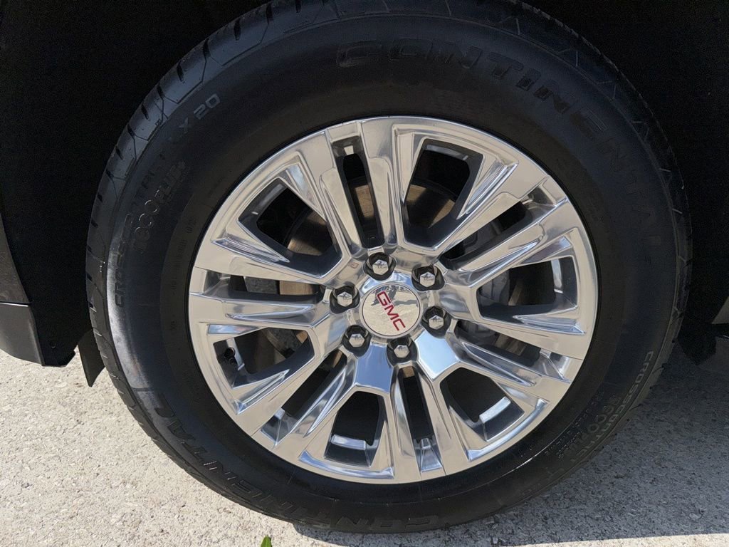 2025 GMC Yukon Denali - Photo 44